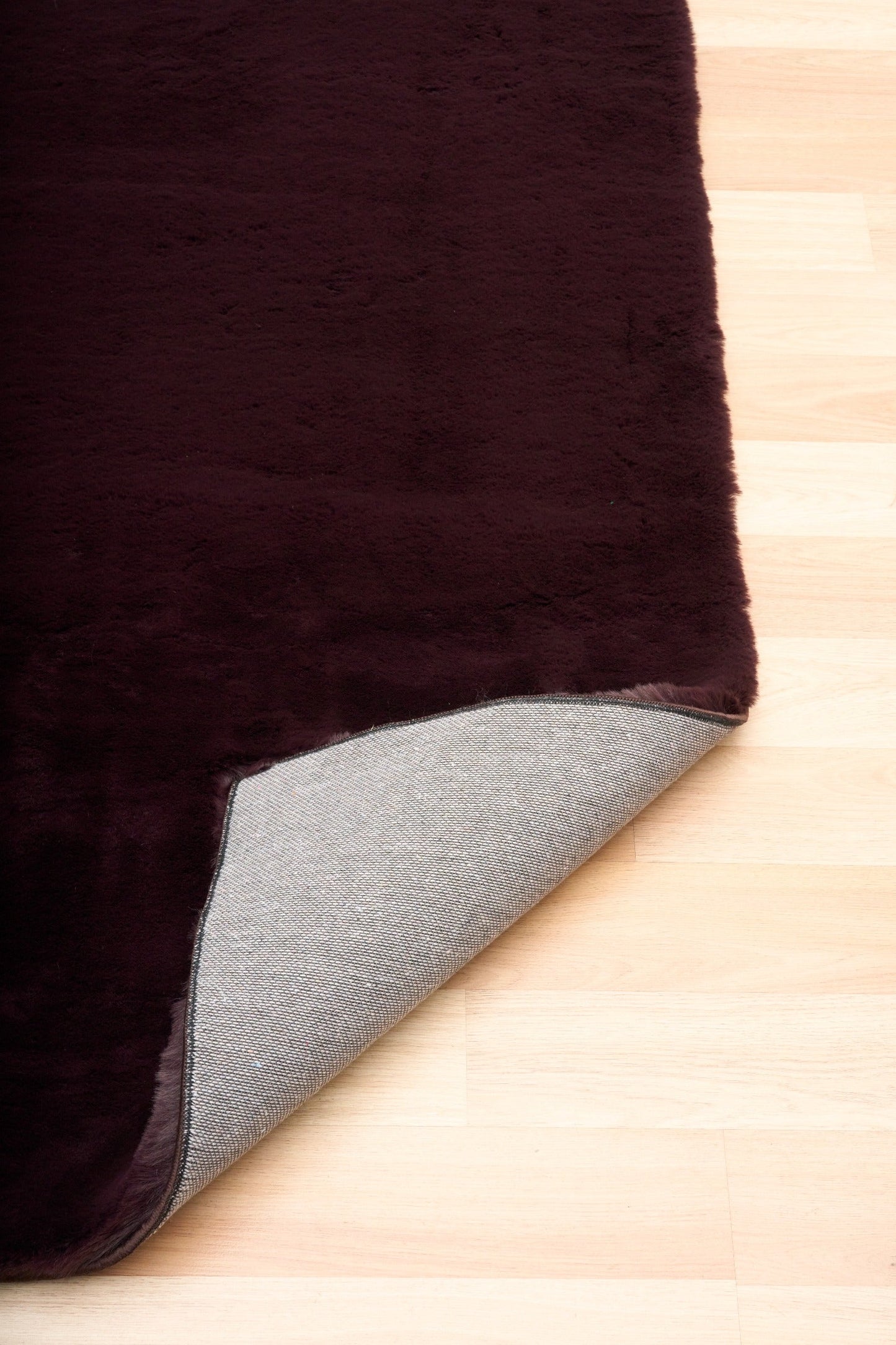 Carrie Plum Colour Rug.