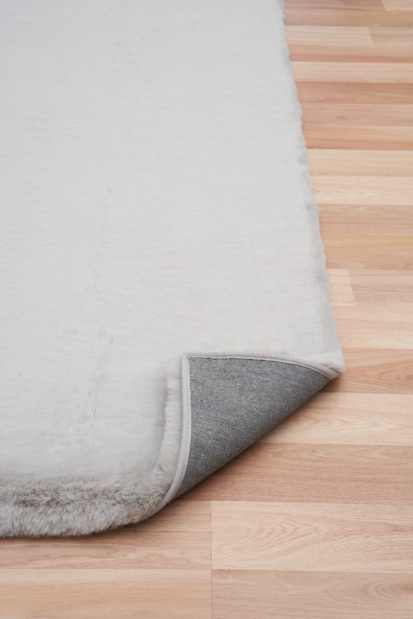 Celine Supersoft Rug Silver.