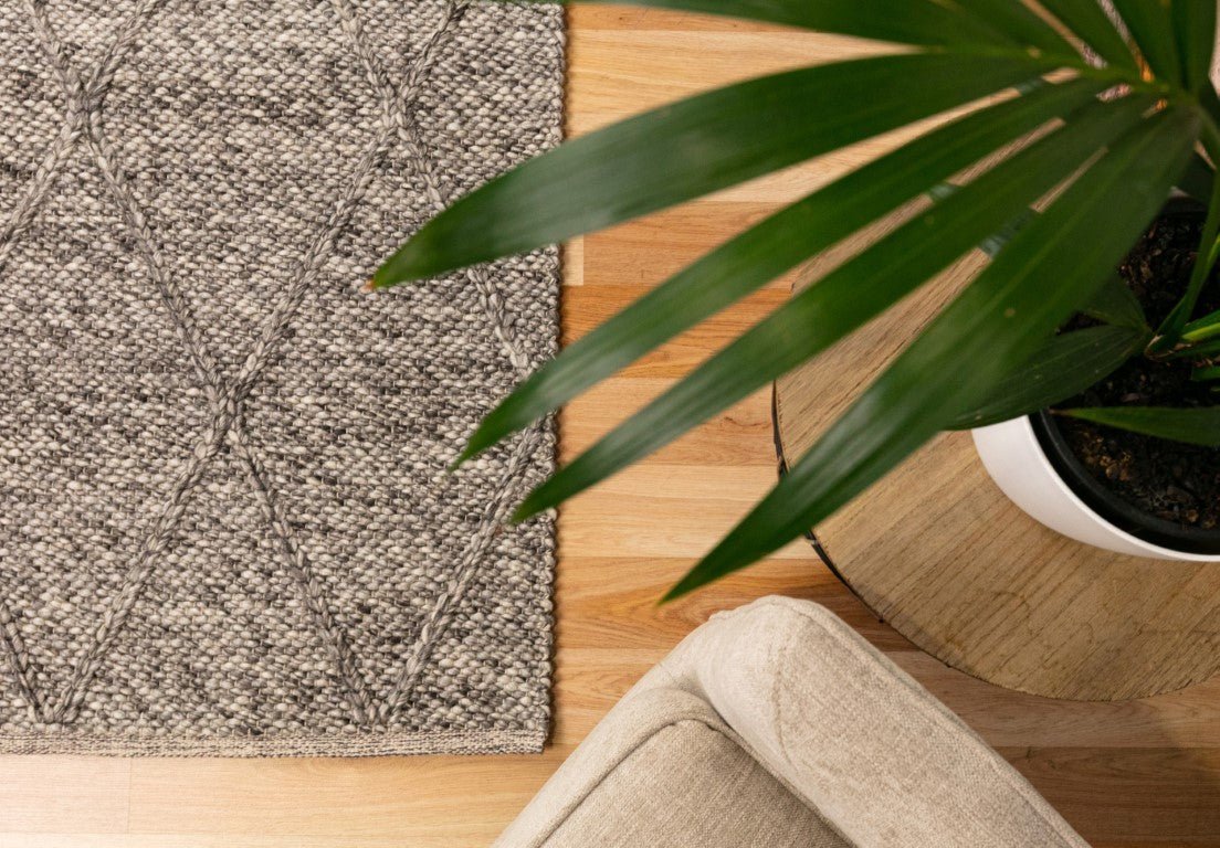 Colombo Wool Rug Dark Grey.