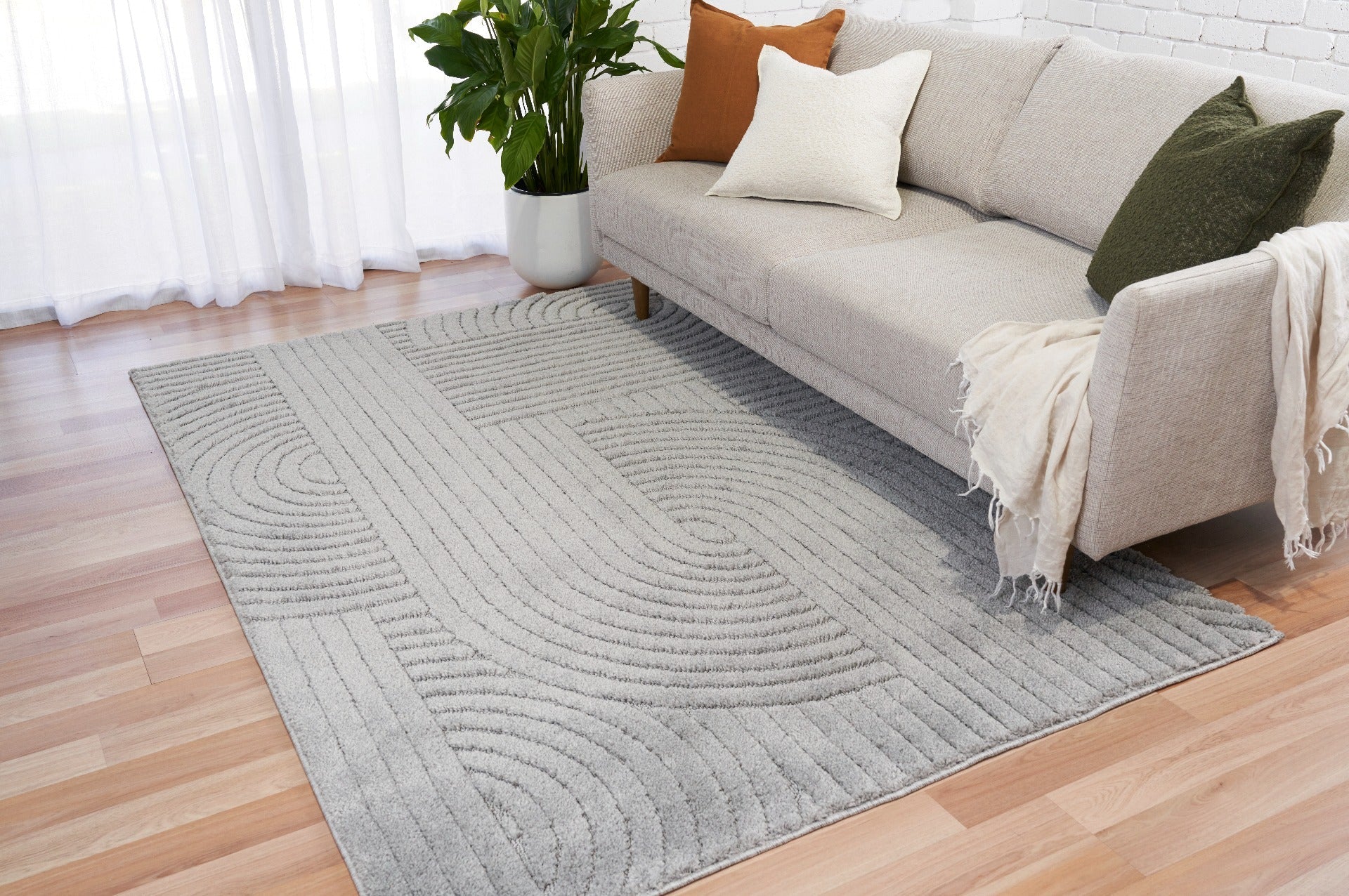 Marli Plain colour Rug 12417 Light Grey.