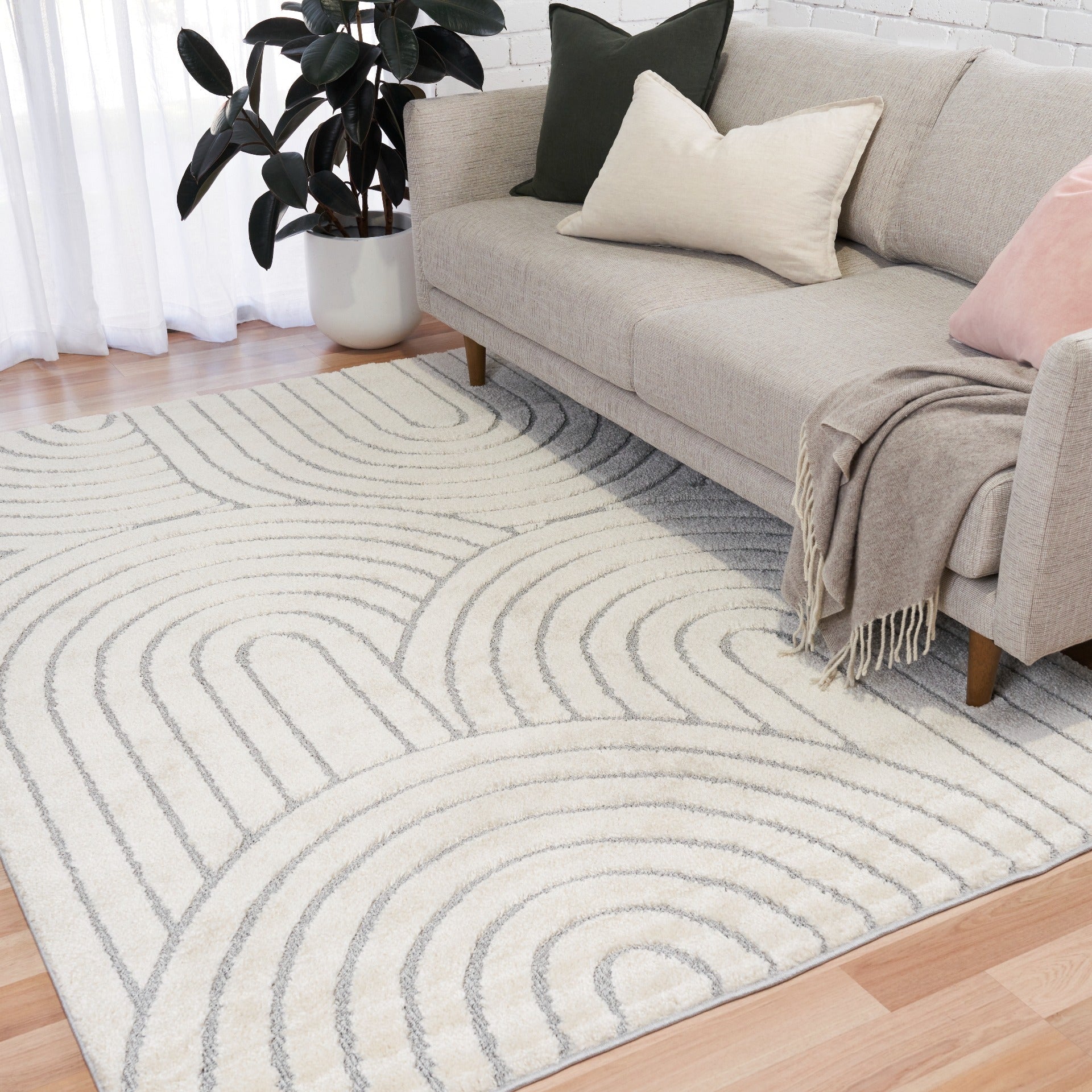 Marli Shagg Rug 12415 Ivory Light Grey.