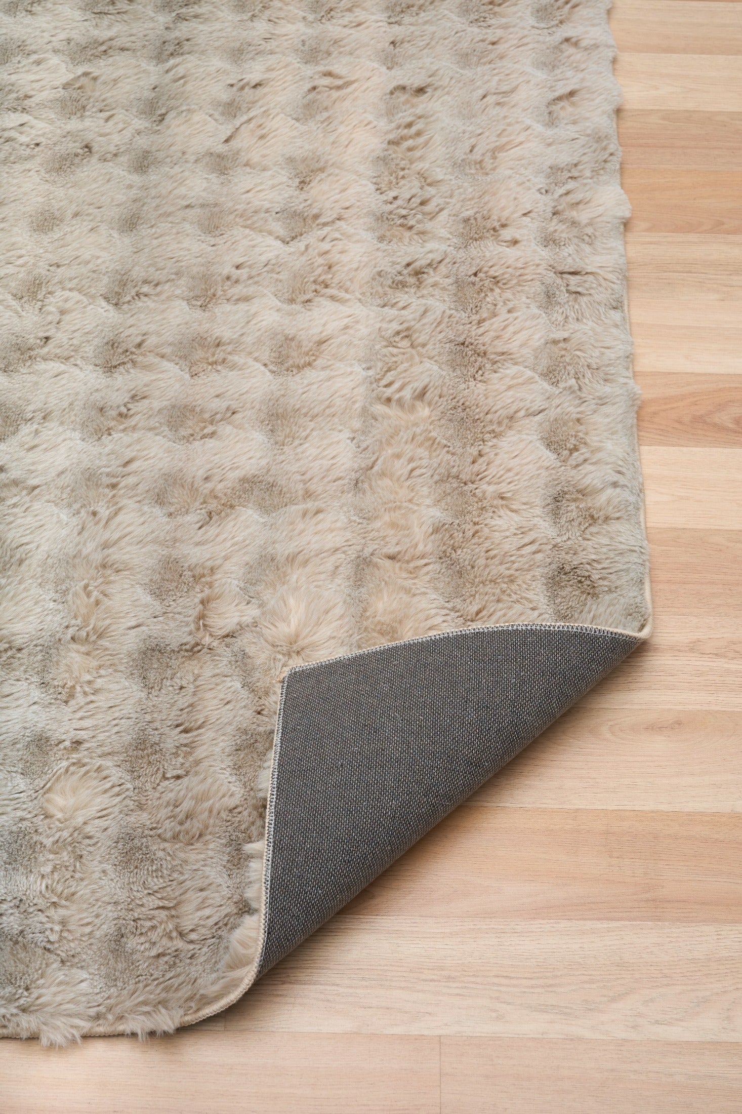 Poppi Light Beige.