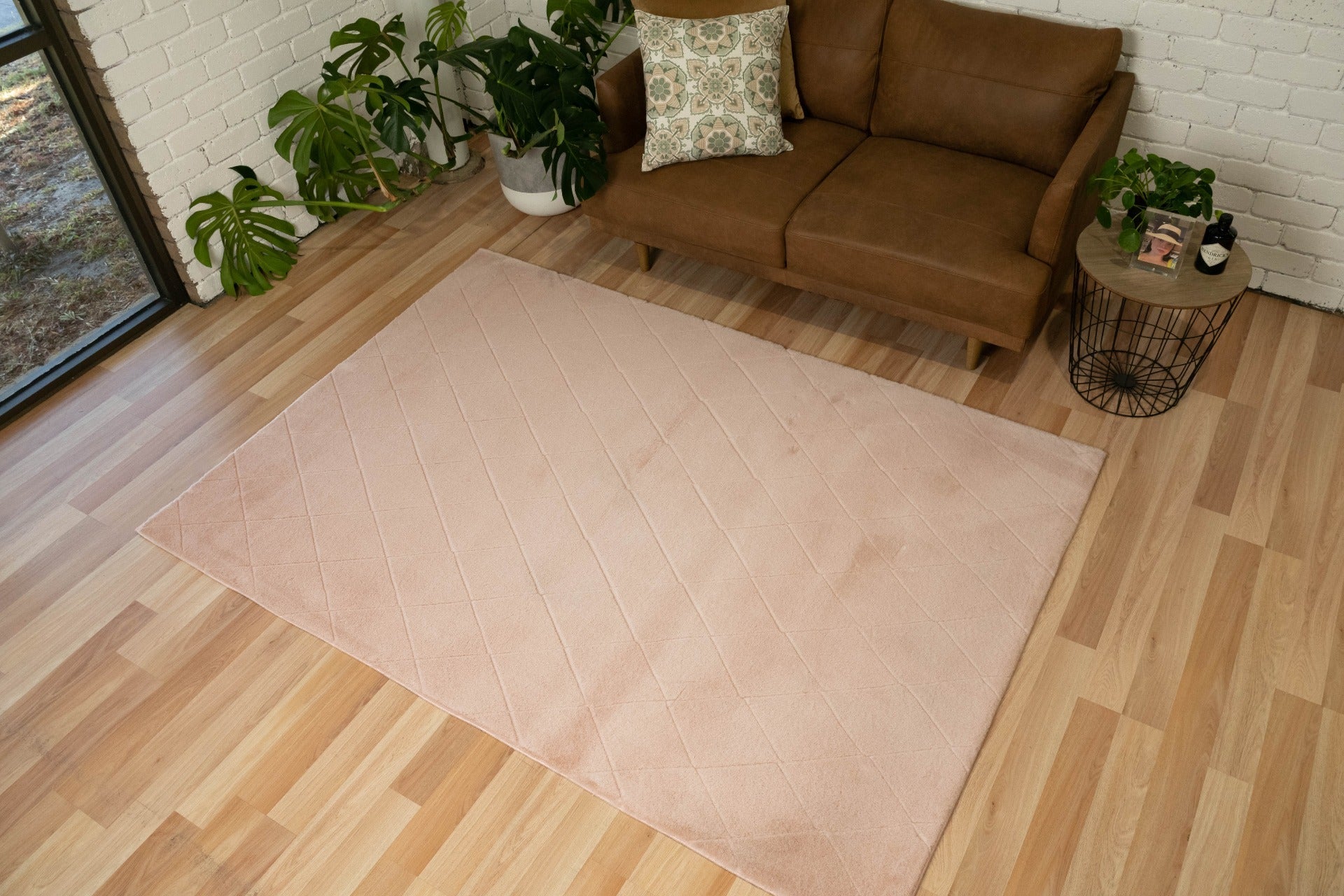 GAGA soft pink shag rug with subtle diamond pattern